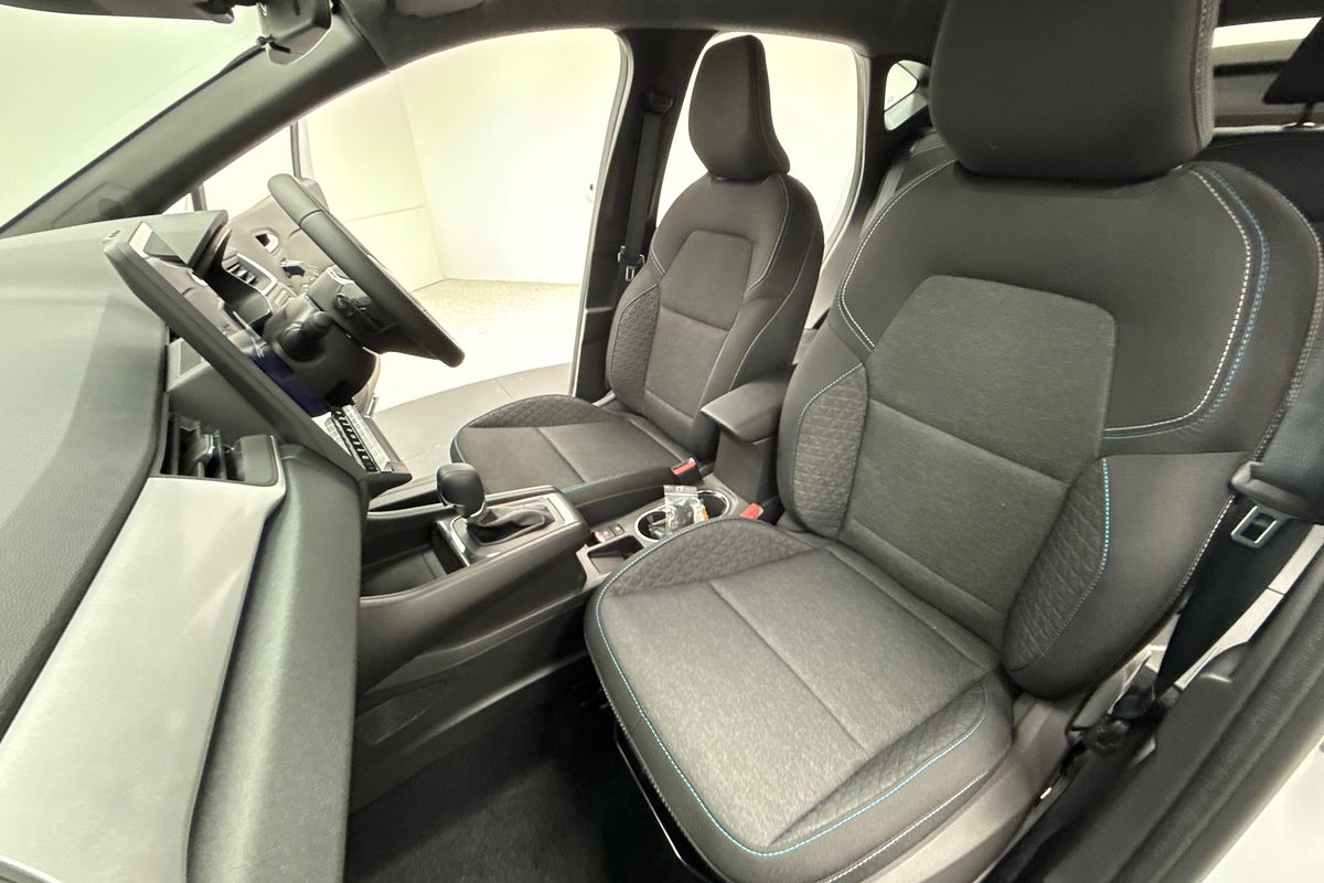 2025 Mitsubishi XE