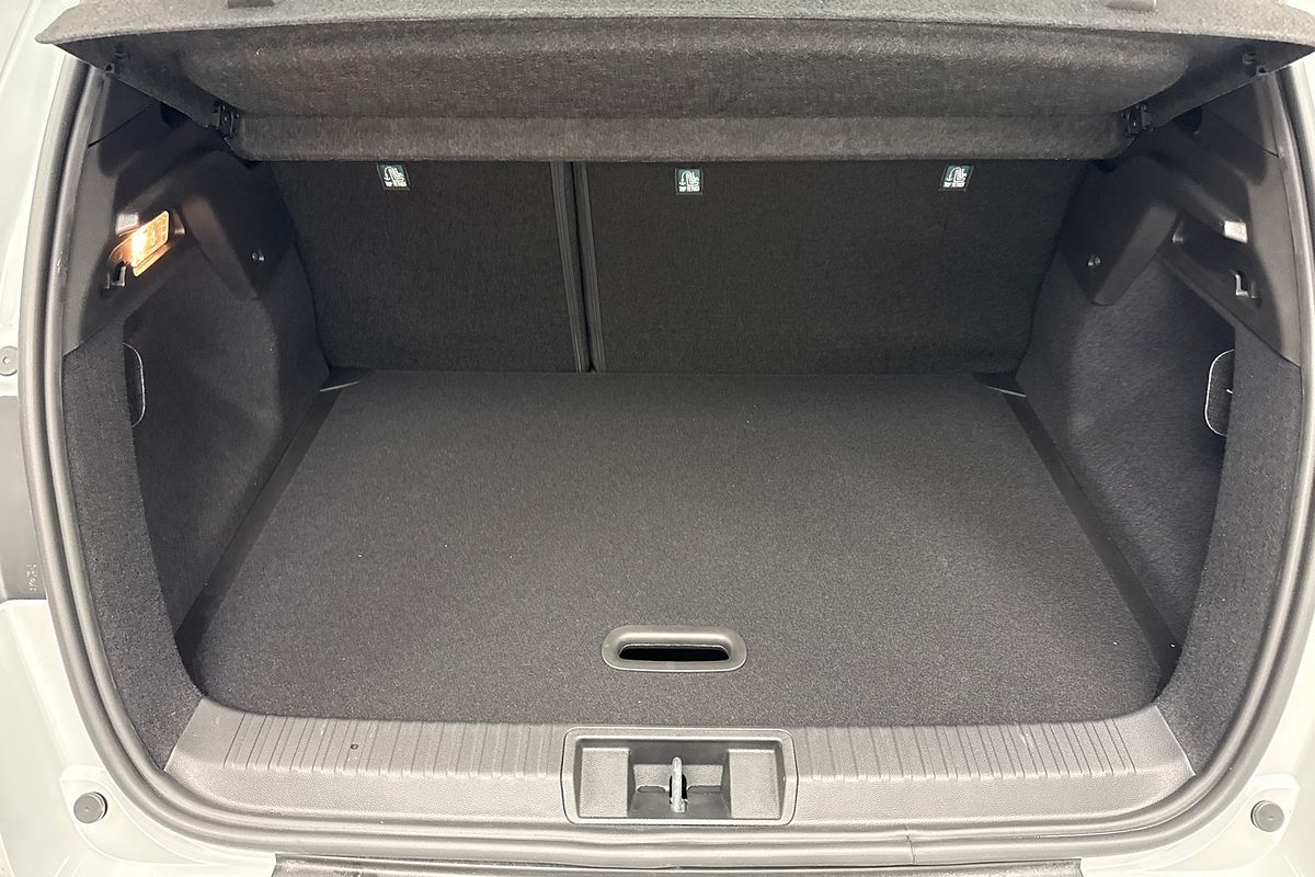2025 Mitsubishi XE