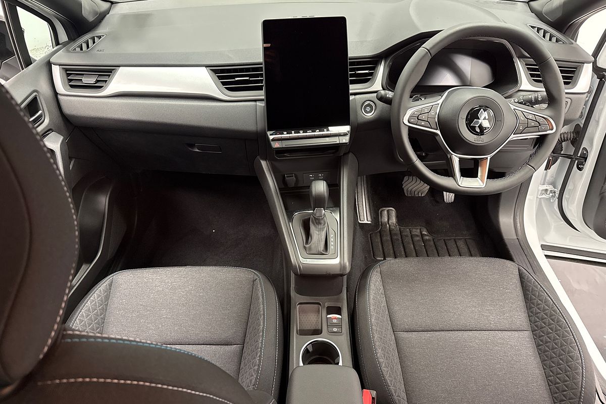 2025 Mitsubishi XE