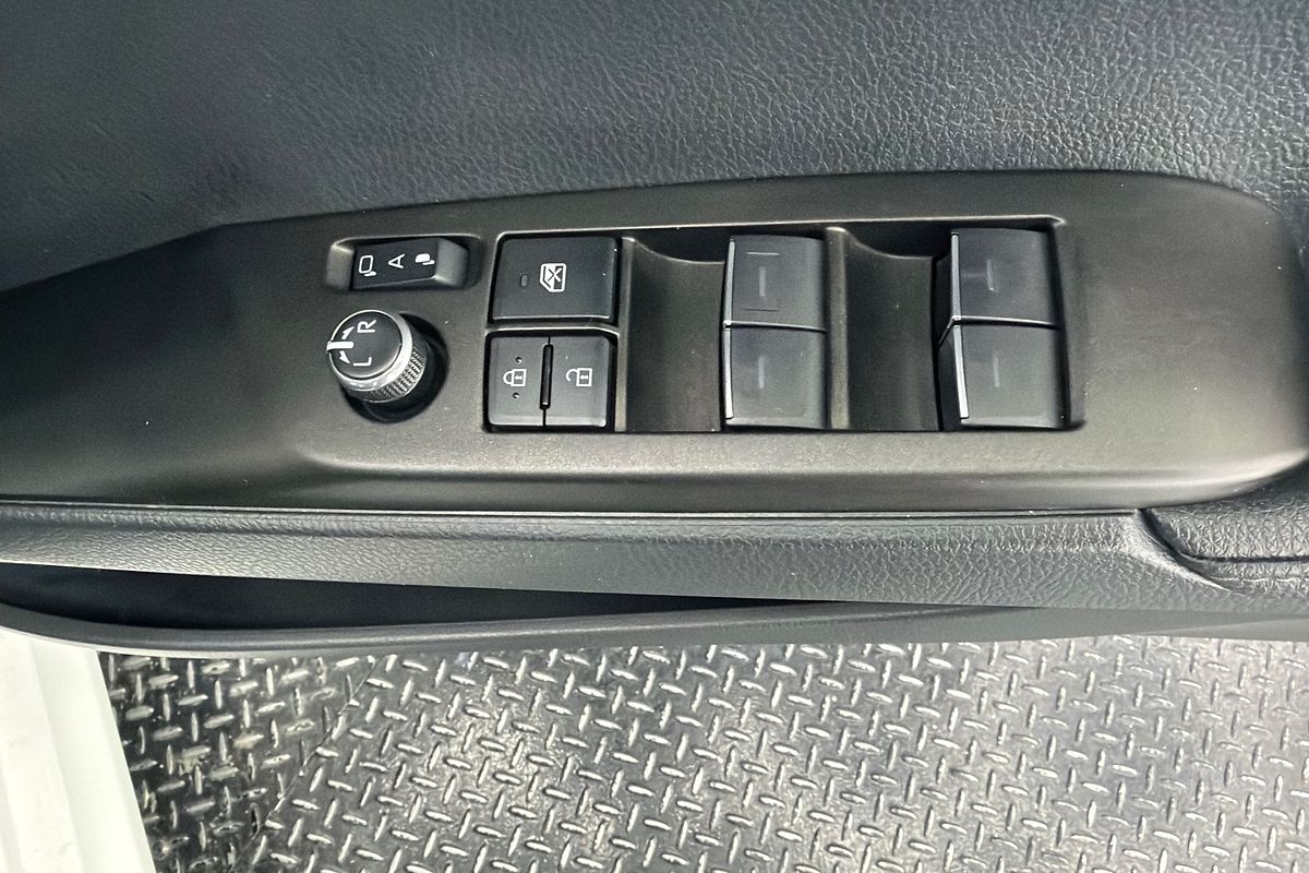 2025 Toyota Camry Ascent AXVH80R