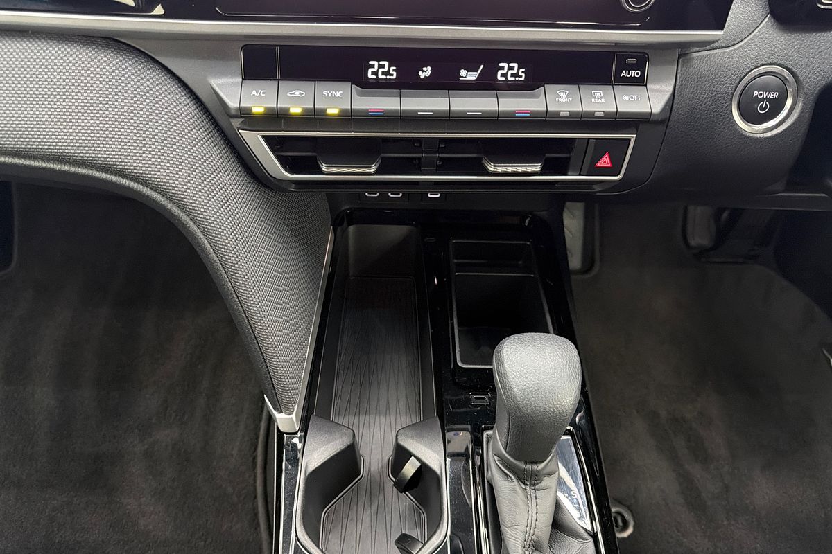 2025 Toyota Camry Ascent AXVH80R