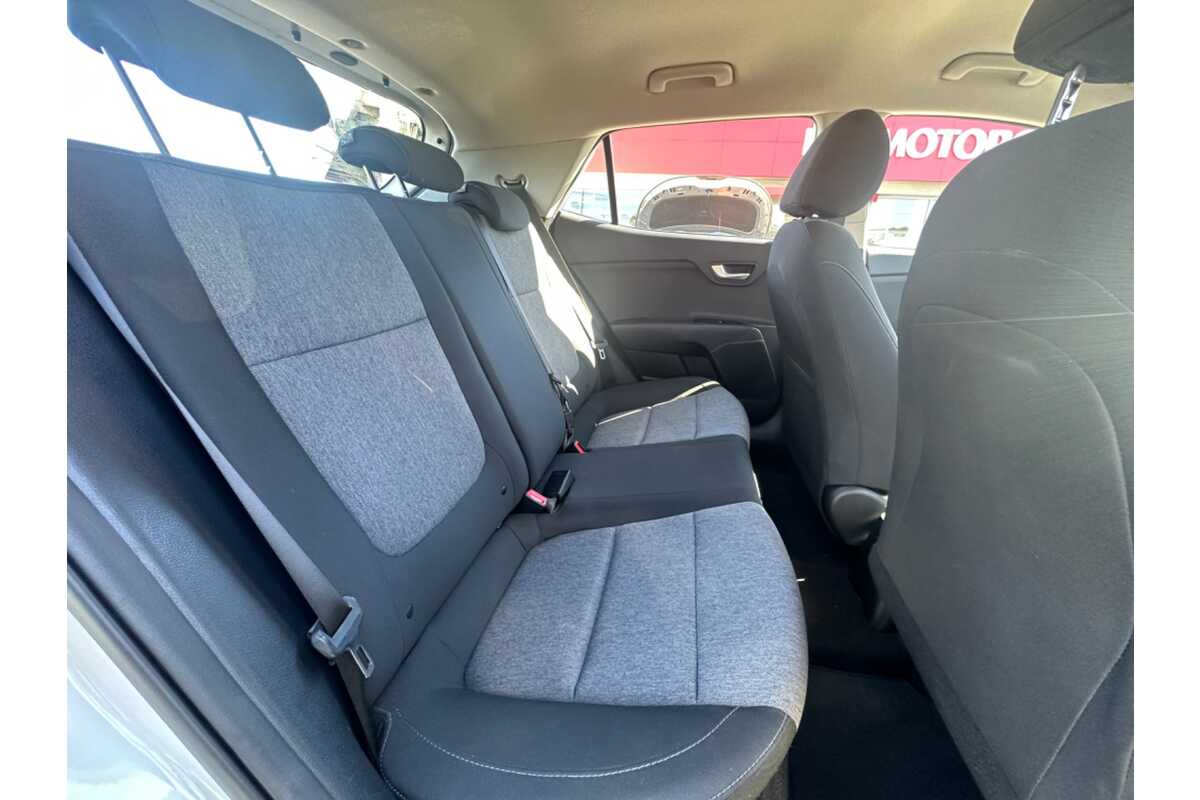 2022 Kia Stonic S YB