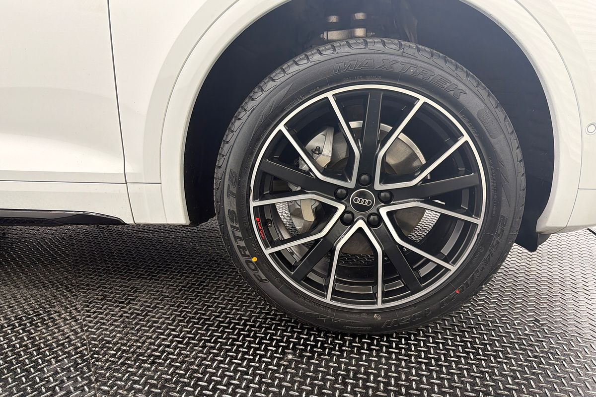 2022 Audi Q5 45 TFSI S line FY