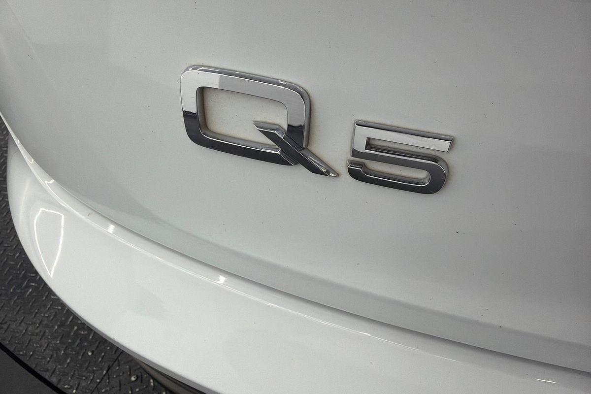 2022 Audi Q5 45 TFSI S line FY