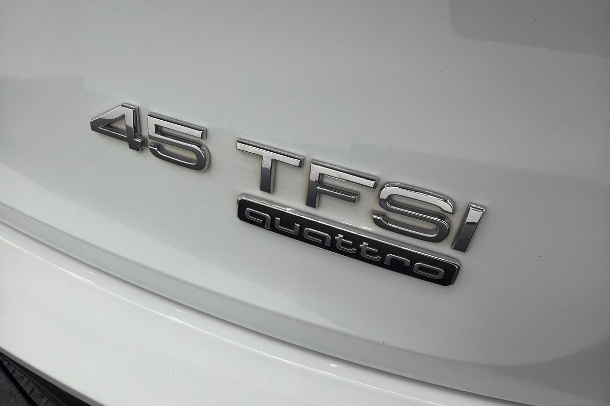 2022 Audi Q5 45 TFSI S line FY