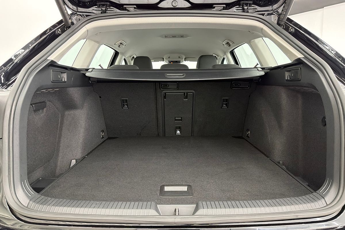 2022 Volkswagen Golf 110TSI Life 8