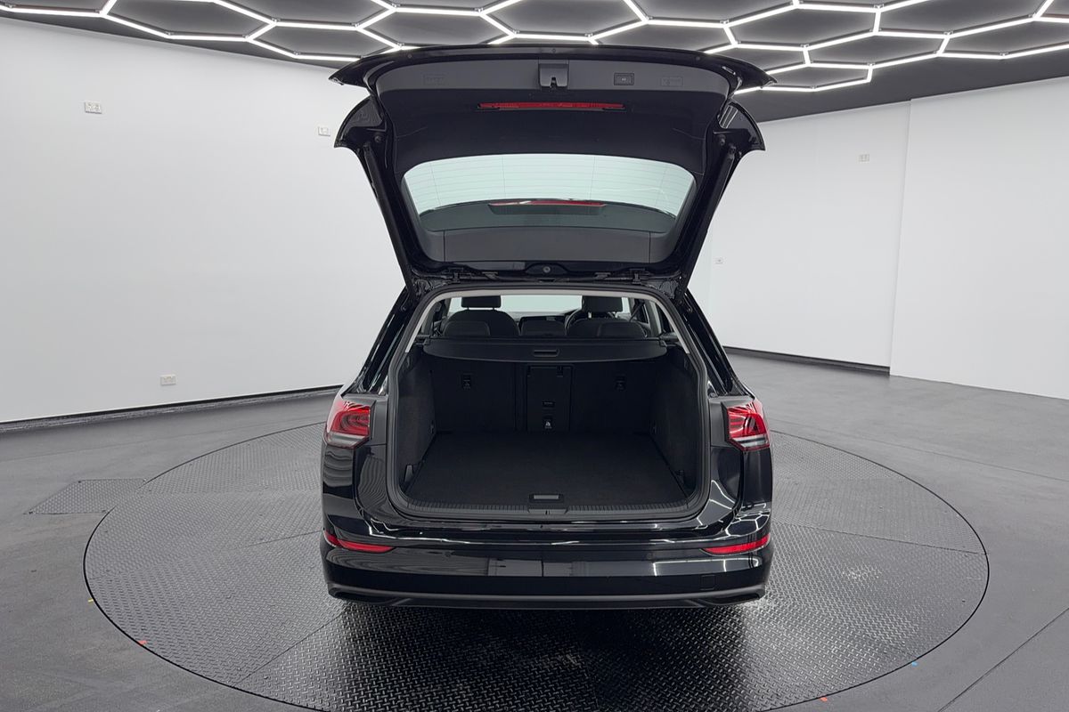 2022 Volkswagen Golf 110TSI Life 8