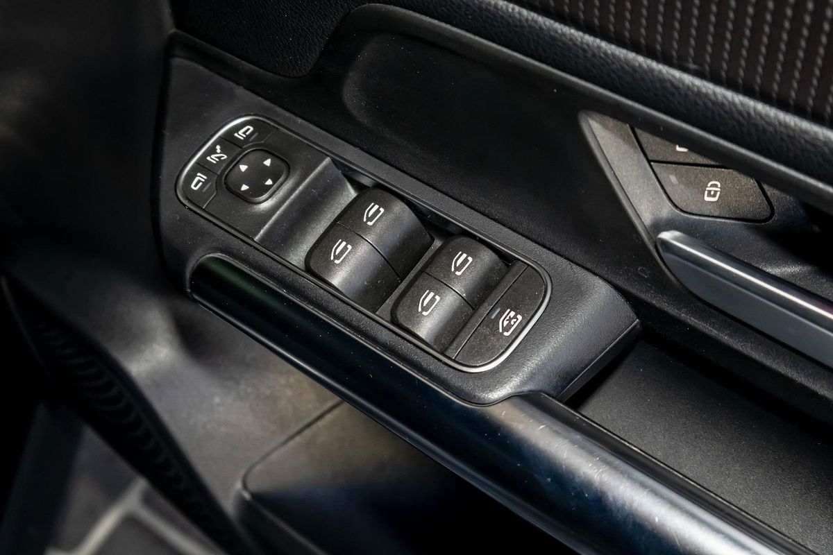 H247 802MY GLA200 Wagon 5dr DC T 7sp 1.3T