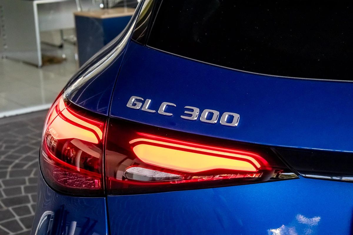 X254 805+055MY GLC300 WAG 9G 9 sp 2.0T/17kW