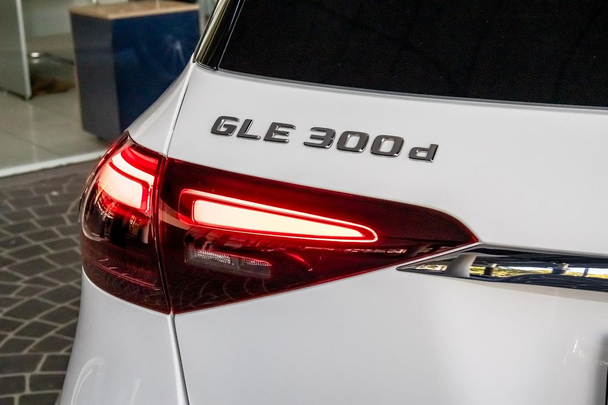 V167 805+055MY GLE300 d Editio n 7 WAG 9G 9sp