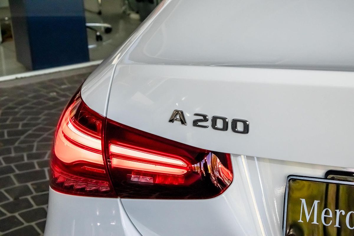 V177 806MY A200 Special Ed SED DUAL 7sp 1.3T