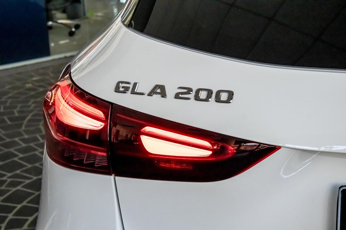 H247 806+056MY GLA200 Special Ed WAG DUAL 7sp