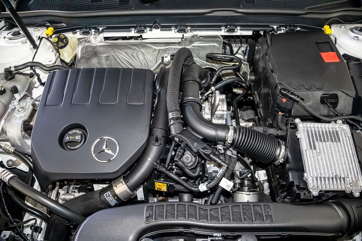 V177 806MY A200 Special Ed SED DUAL 7sp 1.3T