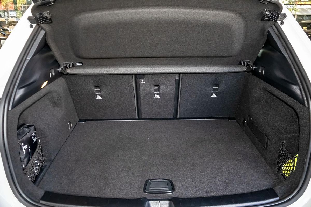 H247 806+056MY GLA200 Special Ed WAG DUAL 7sp