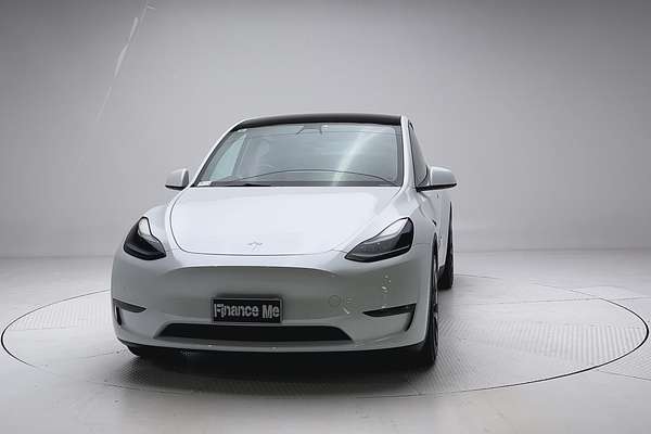 2023 Tesla Model Y Performance thumb-2
