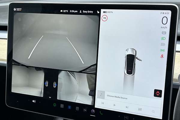 2023 Tesla Model Y Performance thumb-16