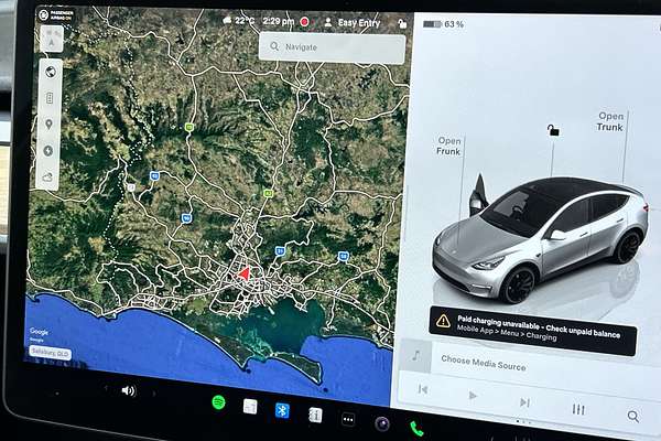 2023 Tesla Model Y Performance thumb-17