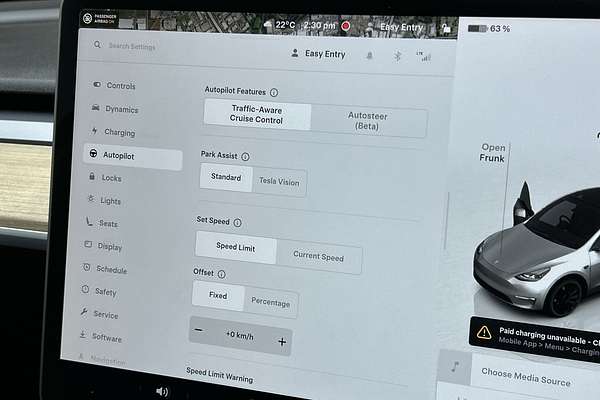 2023 Tesla Model Y Performance thumb-18