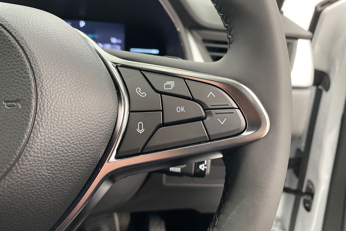 2025 Mitsubishi XE