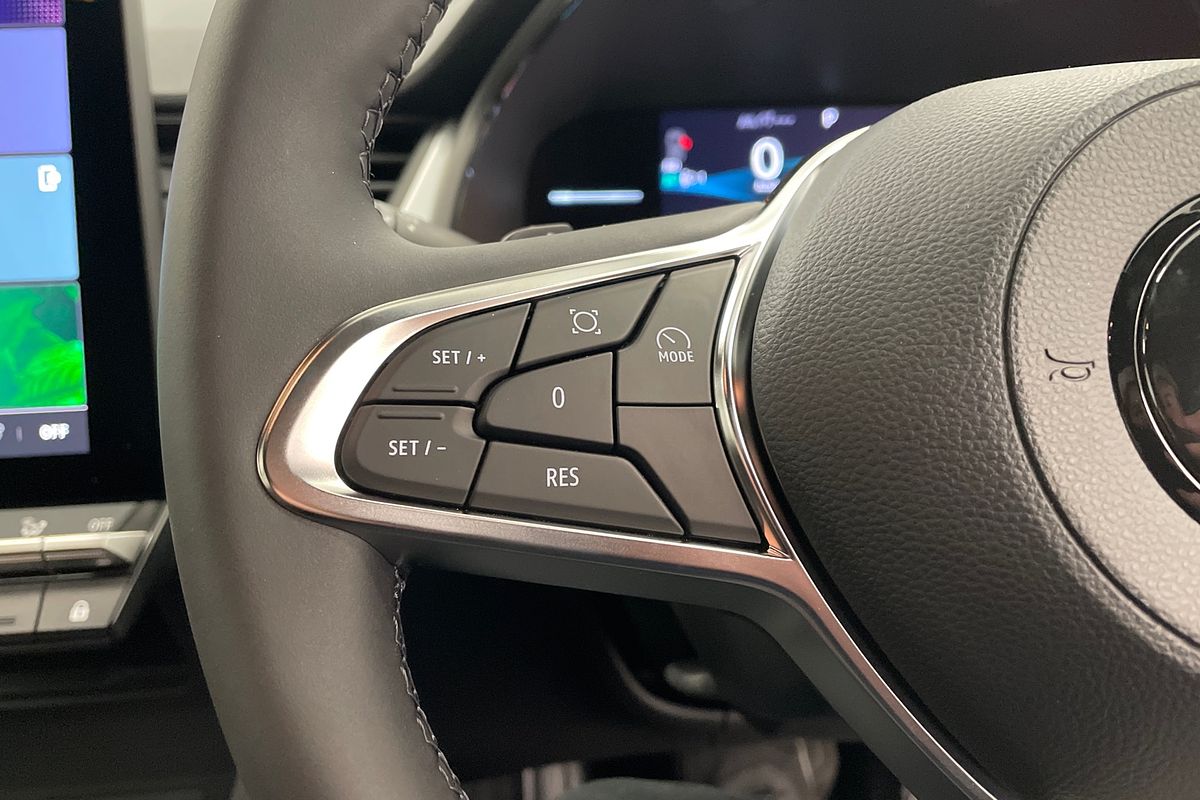 2025 Mitsubishi XE