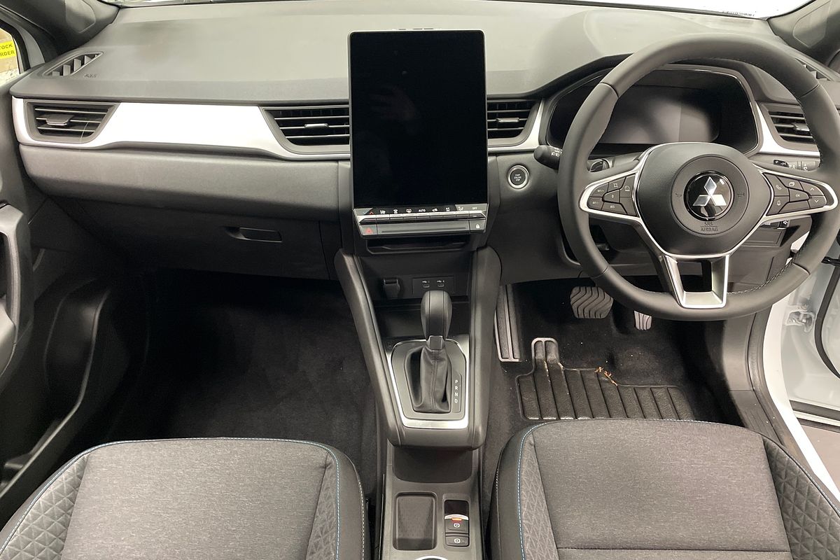2025 Mitsubishi XE