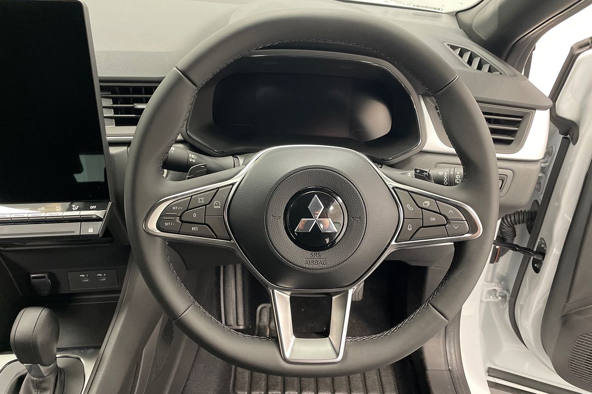 2025 Mitsubishi XE
