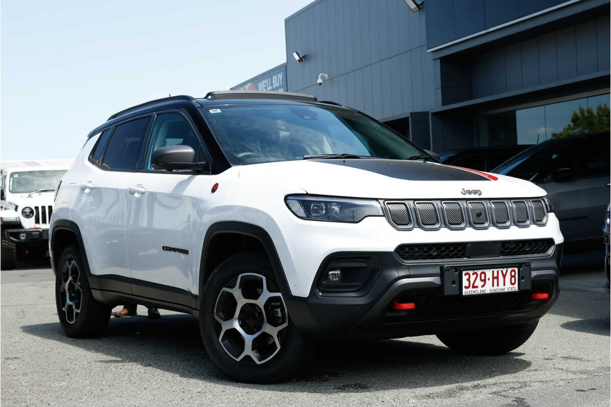 SOLD 2022 Jeep Compass Trailhawk in Pearl White Demo SUV Springwood QLD