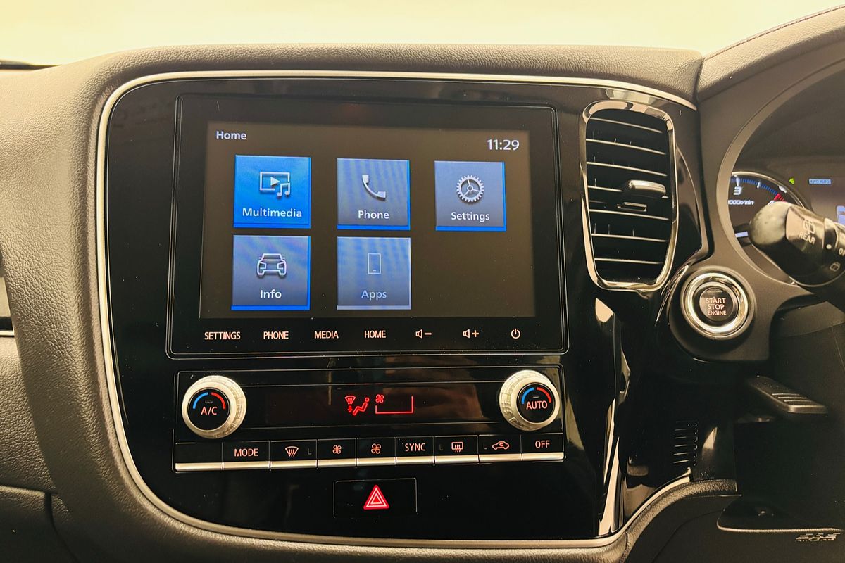 2020 Mitsubishi ZL Outlander LS 2.2L DIE 6AT AWD 7S