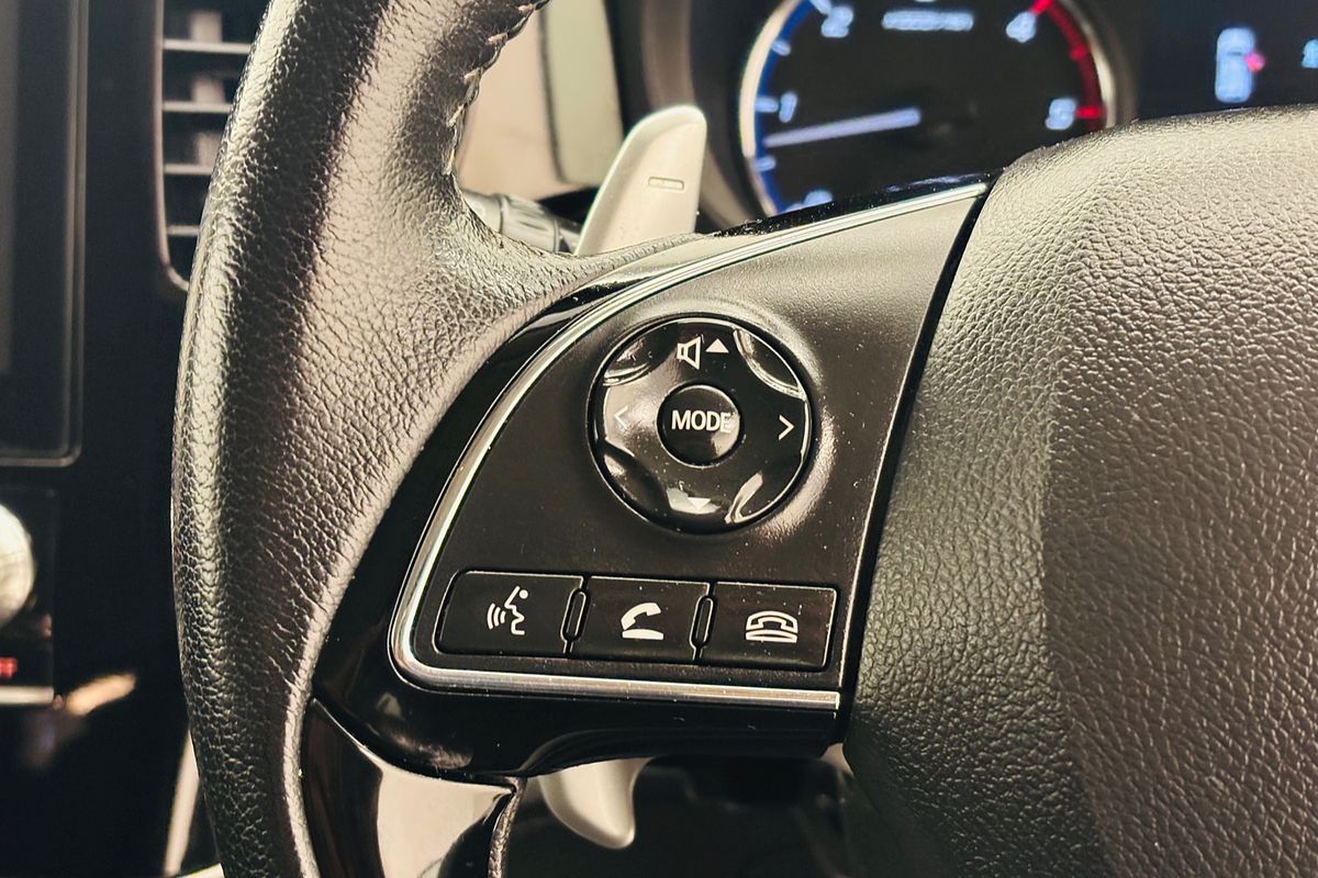 2020 Mitsubishi ZL Outlander LS 2.2L DIE 6AT AWD 7S