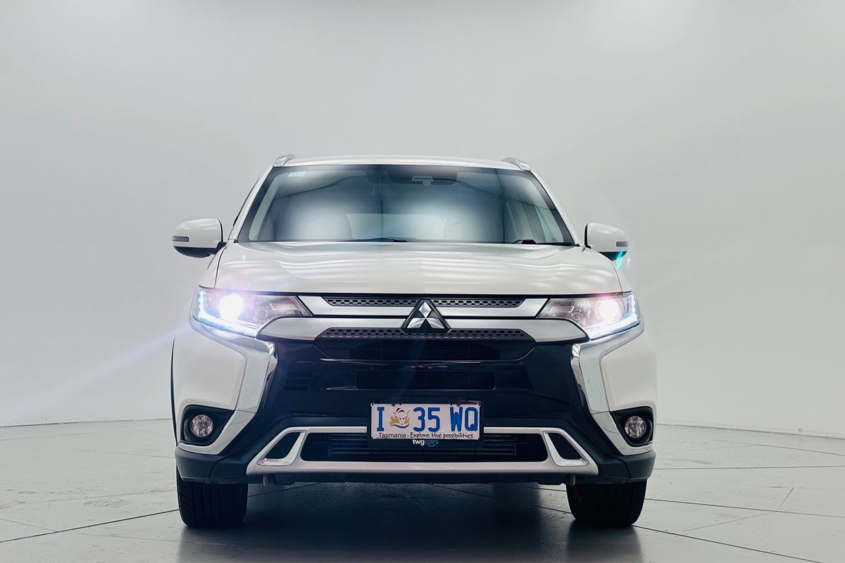 2020 Mitsubishi ZL Outlander LS 2.2L DIE 6AT AWD 7S