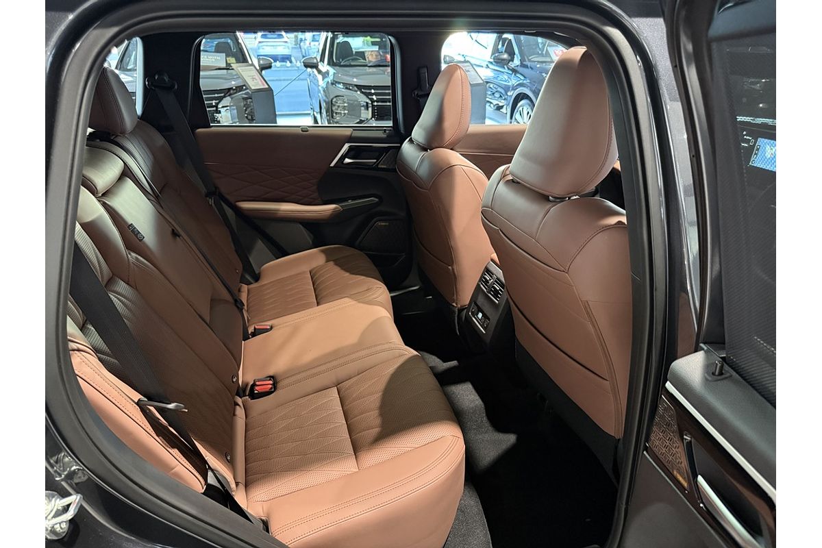 2025 Mitsubishi ZM Outlander EXCEED TOURER 2.5 AWD 5S