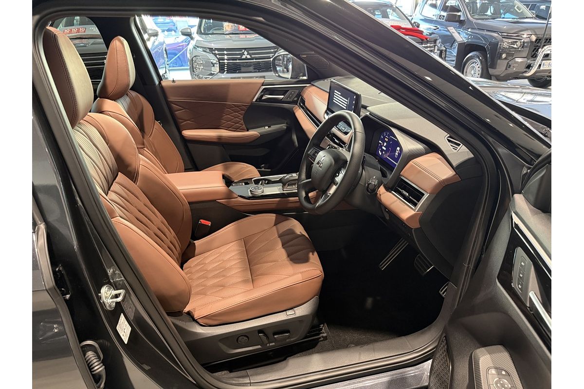 2025 Mitsubishi ZM Outlander EXCEED TOURER 2.5 AWD 5S