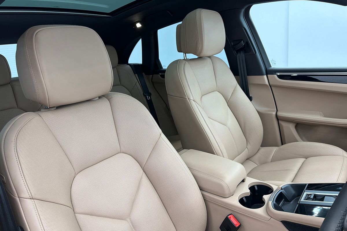 2024 Porsche Macan S 95B