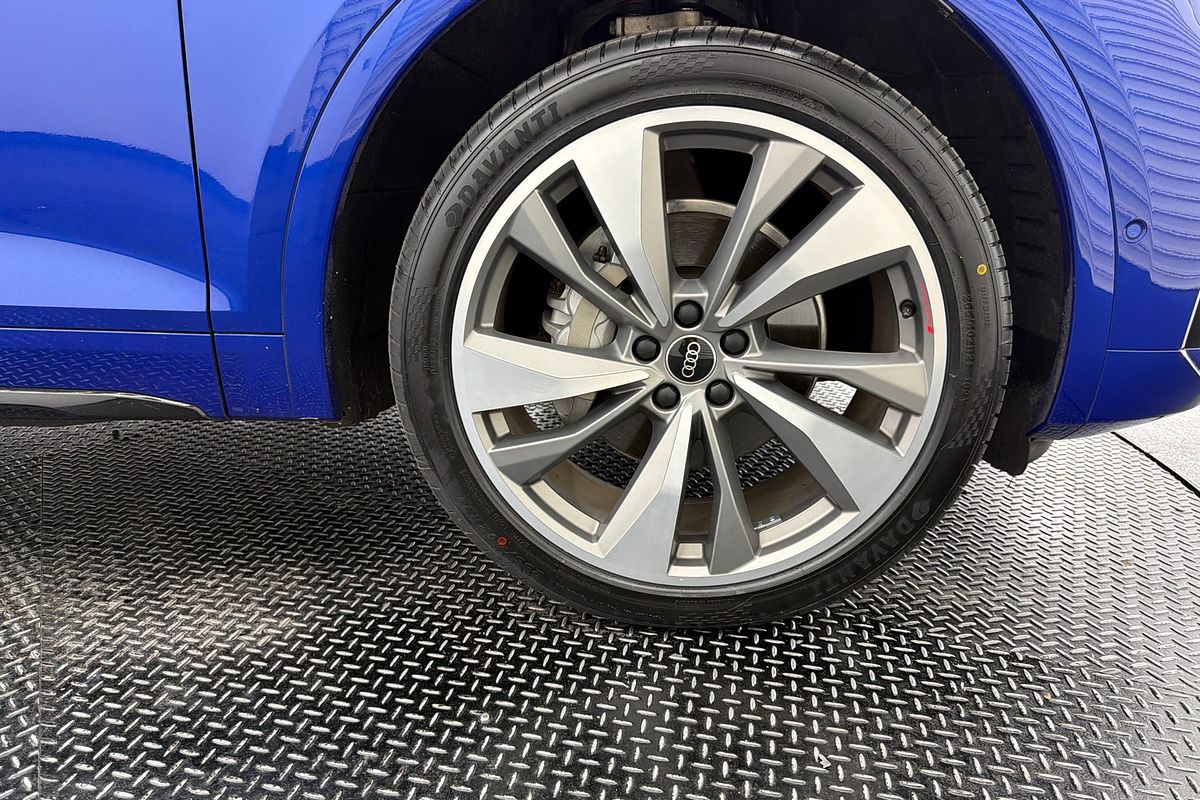 2022 Audi Q5 45 TFSI S line FY