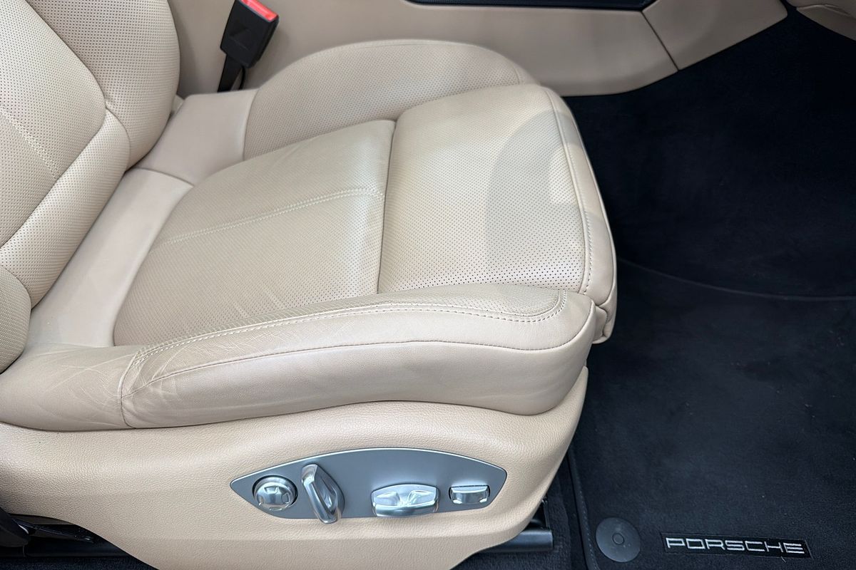 2024 Porsche Macan S 95B