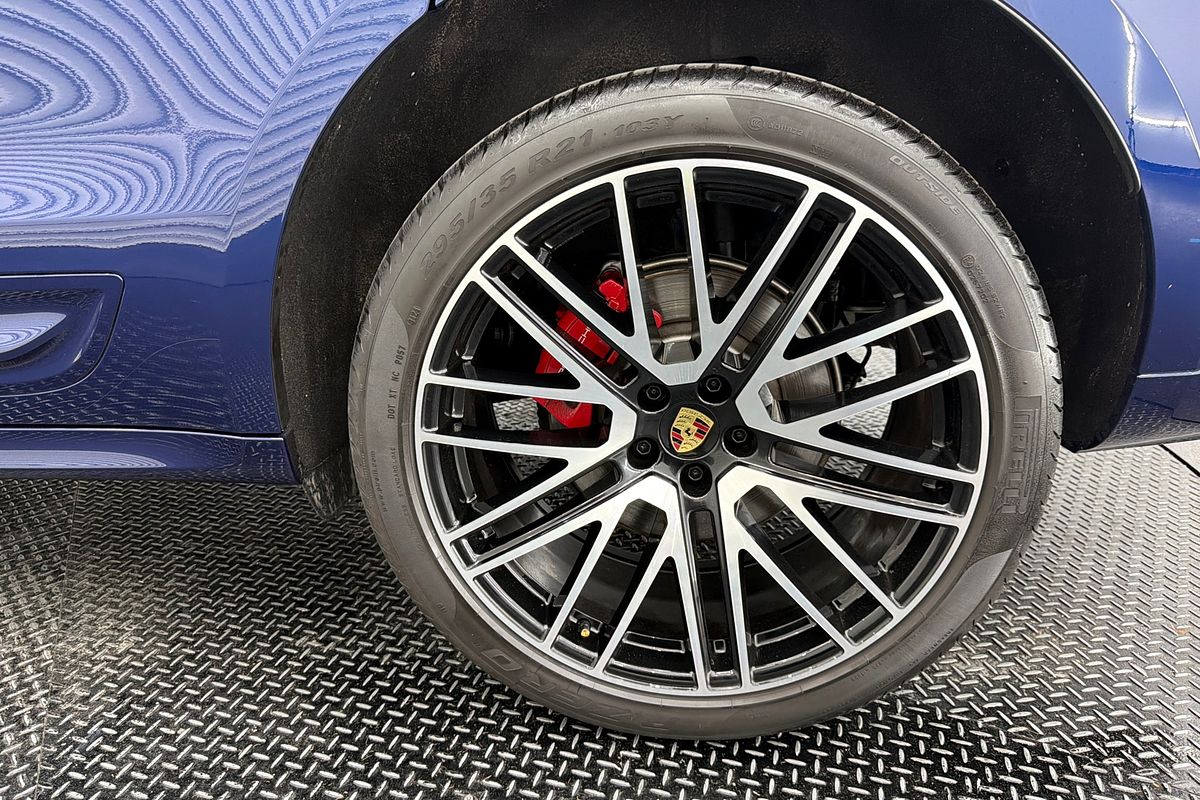 2024 Porsche Macan S 95B