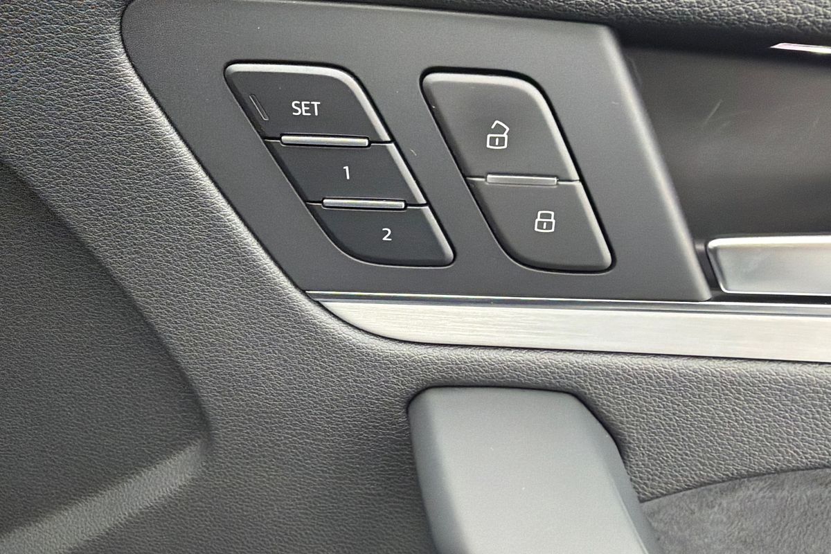 2022 Audi Q5 45 TFSI S line FY