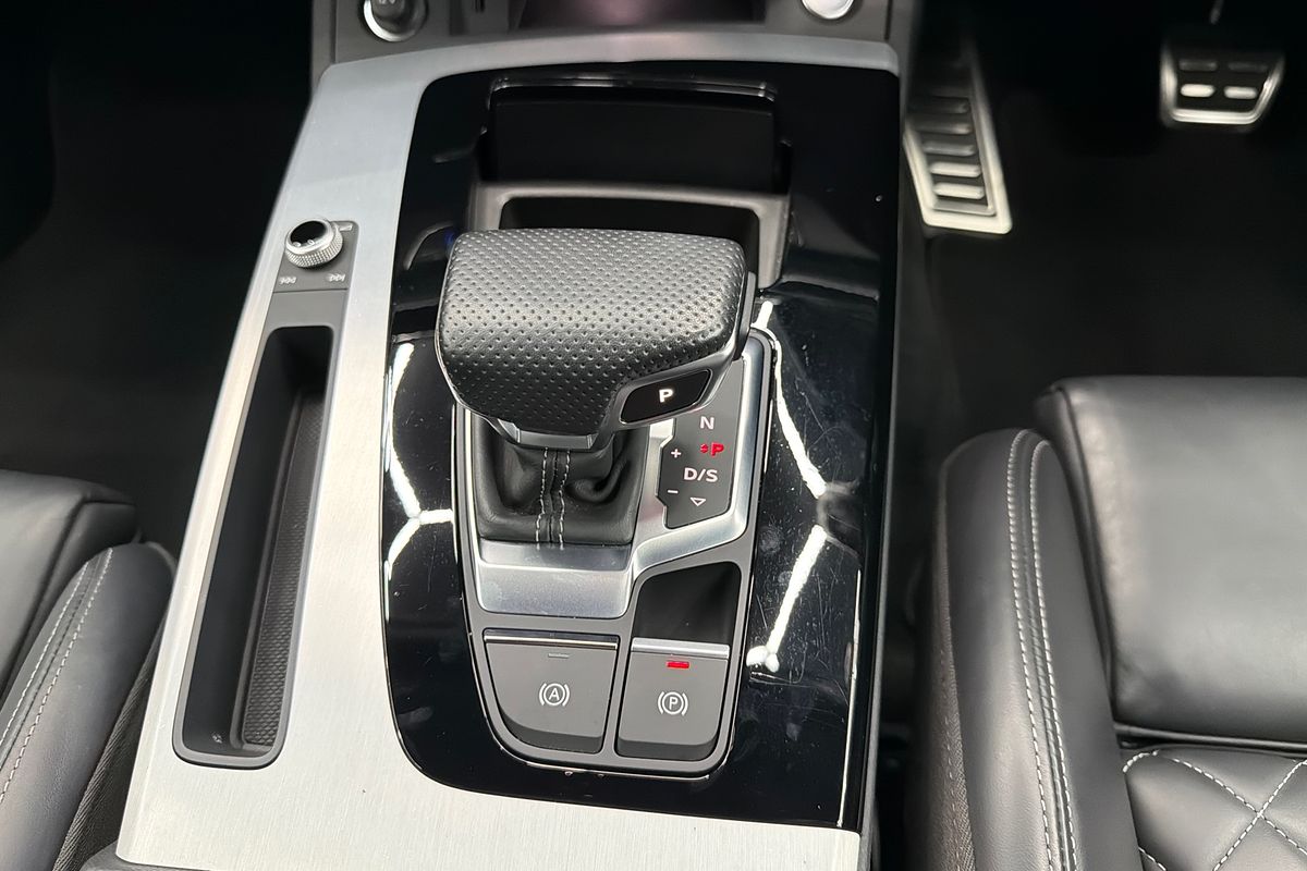 2022 Audi Q5 45 TFSI S line FY