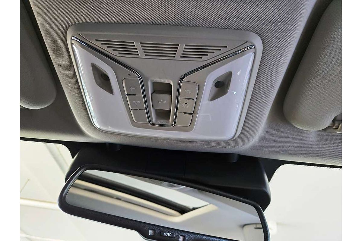 Ute Alpha PHEV Luxury 4x4