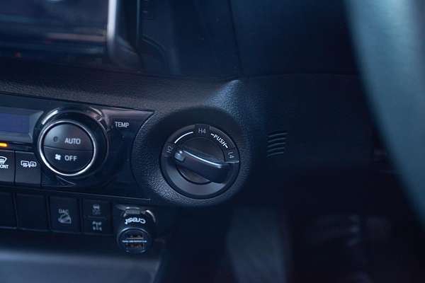 2021 Toyota Hilux SR5 GUN126R 4X4 thumb-25