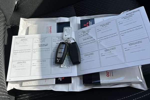 2024 Mitsubishi Outlander ES ZM