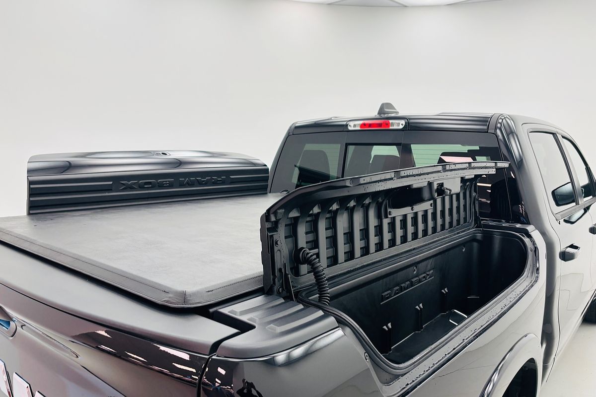 2025 Ram Trucks 1500 Laramie Sport (DT6P9821H.25/XB9)