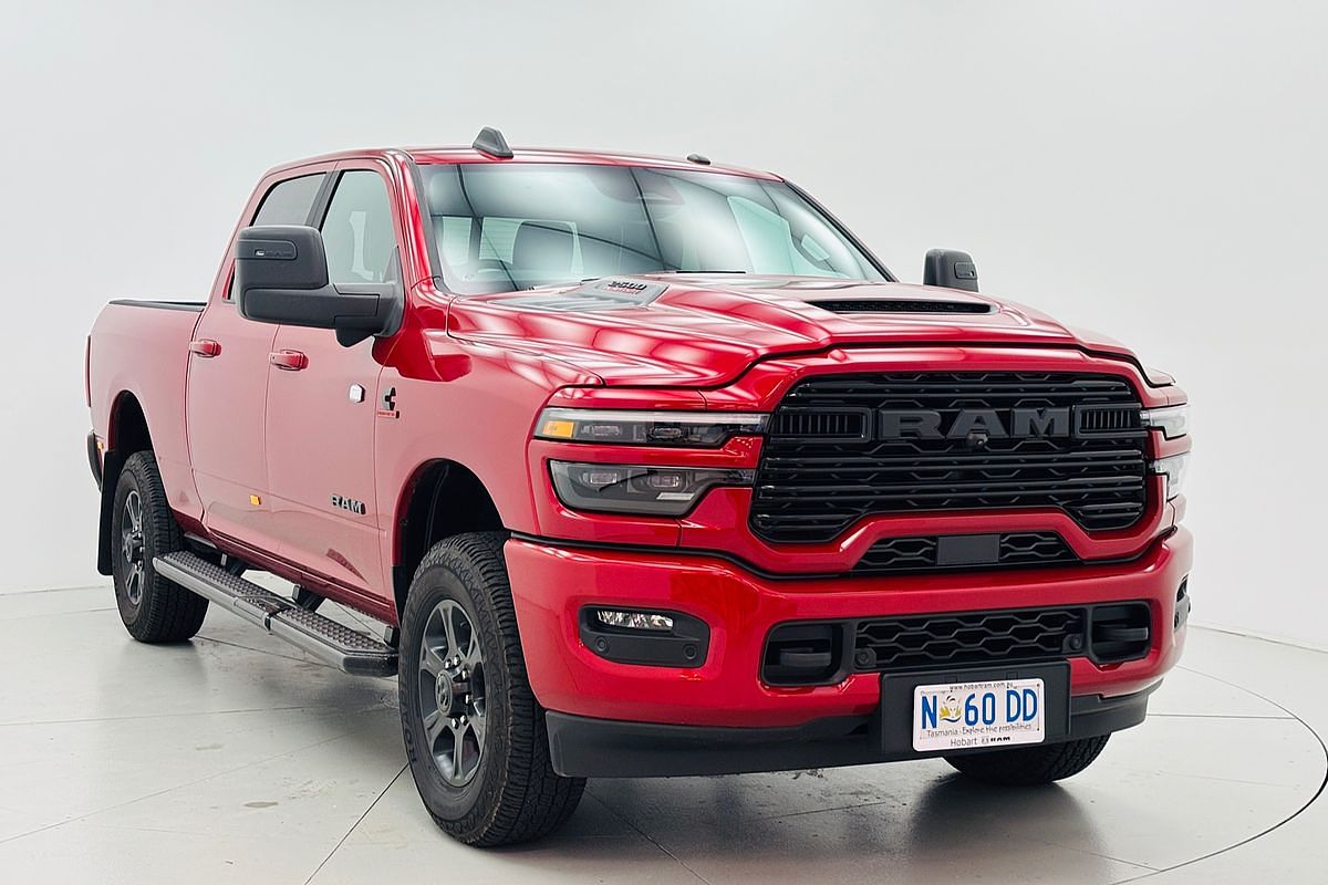 2026 Ram Trucks 2500 Laramie Crew Cab (DJ7P9124H.26/STD)