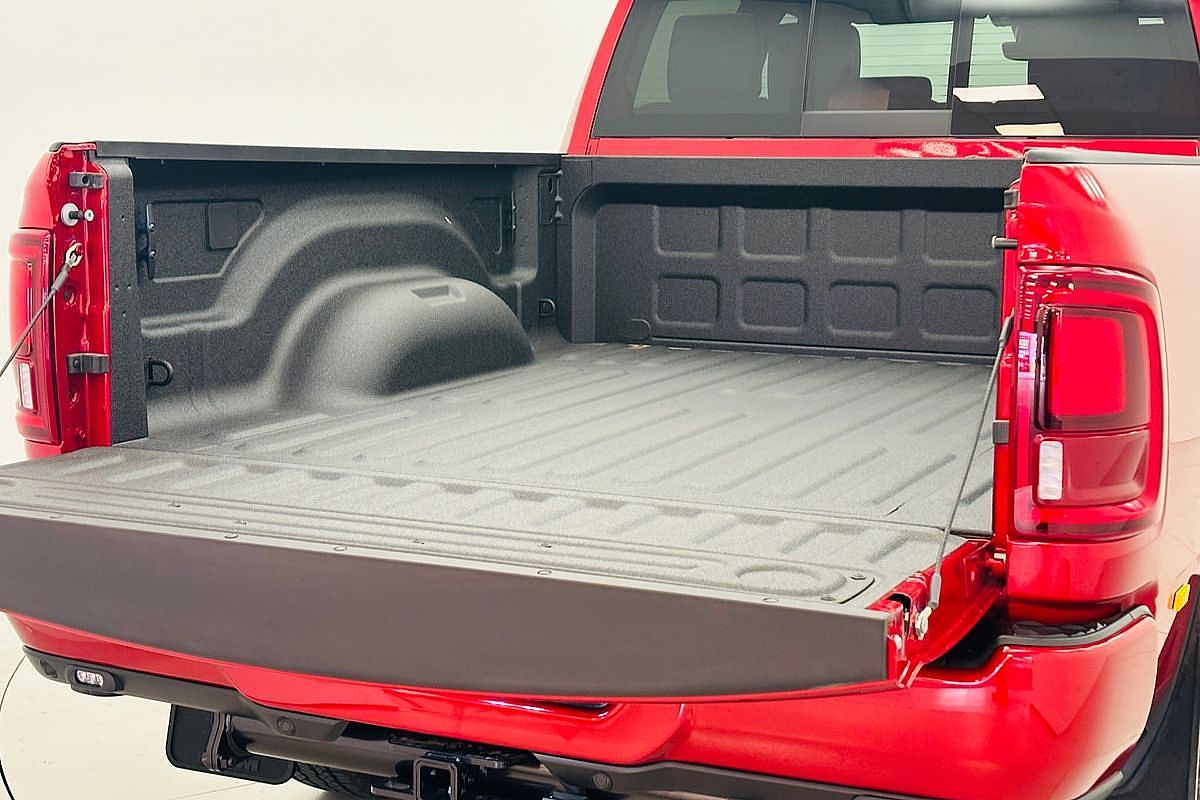 2026 Ram Trucks 2500 Laramie Crew Cab (DJ7P9124H.26/STD)