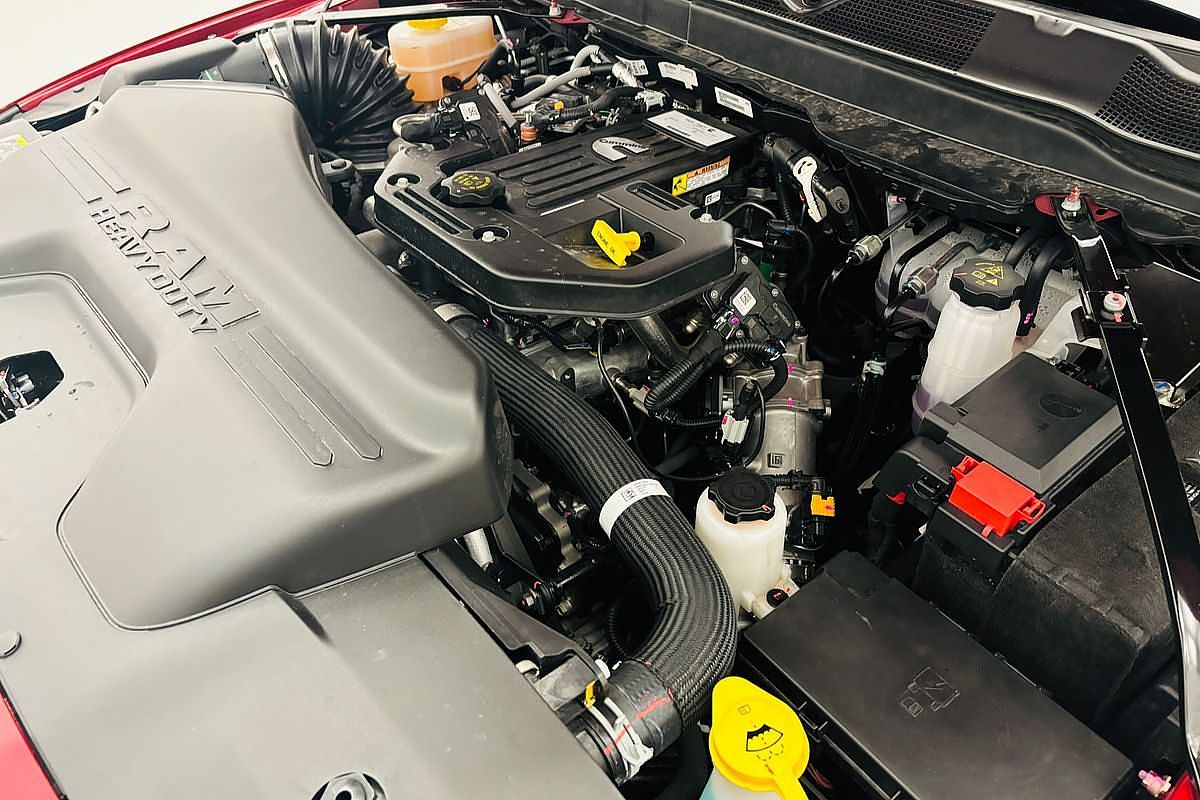 2026 Ram Trucks 2500 Laramie Crew Cab (DJ7P9124H.26/STD)