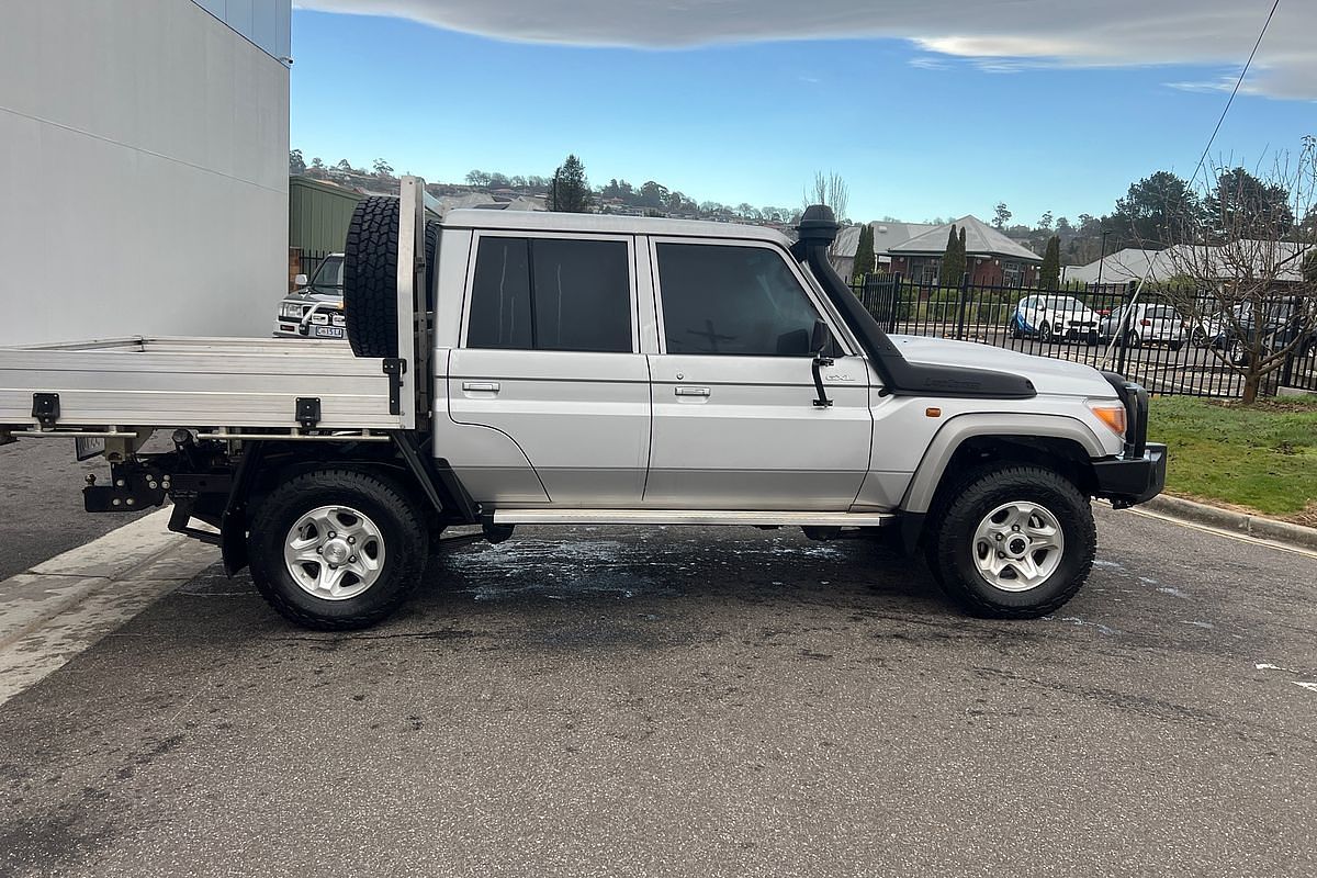 LC Military GXL 4.5L T Diesel Manual Dual Cab Chassis 7C71490 003