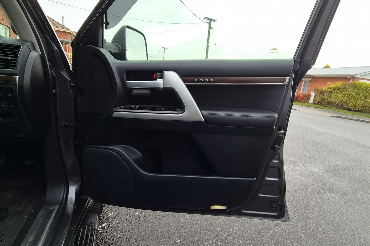 Wagon Sahara 4.5L T Diesel Automatic