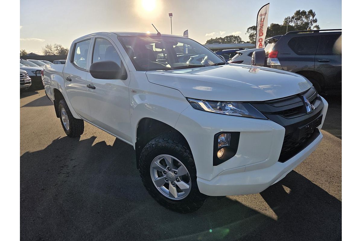 2022 Mitsubishi Triton GLX MR 4X4