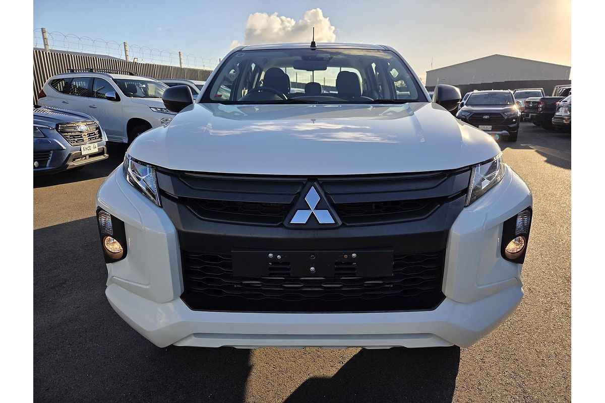 2022 Mitsubishi Triton GLX MR 4X4
