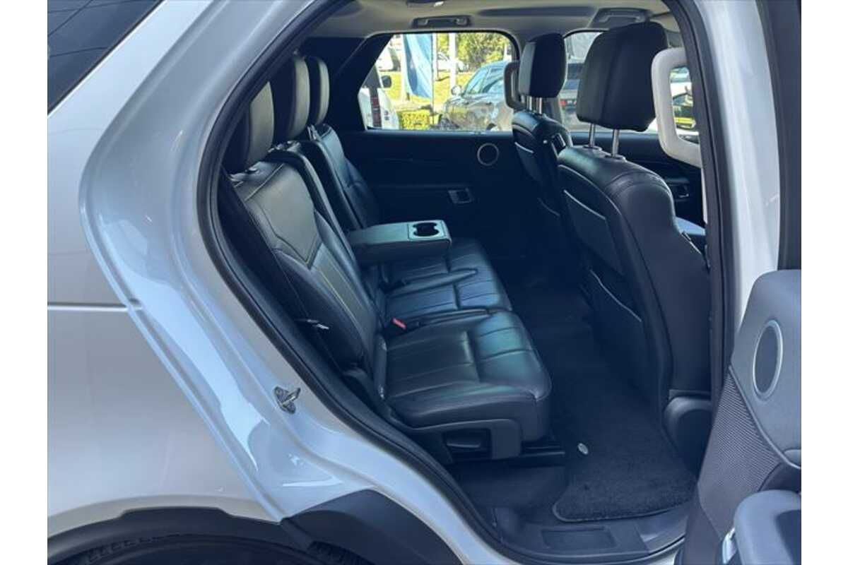2017 Land Rover Discovery SD4 - SE
